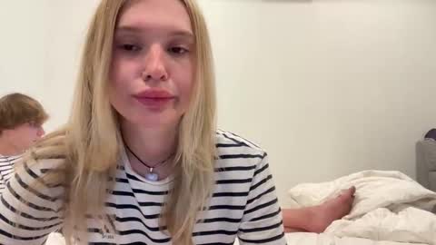 Lina online show from January 19, 2026, 11:36 am