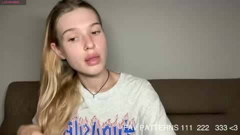 Lina online show from July 22, 2026, 3:53 am