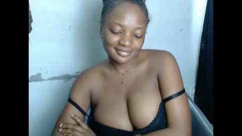 pussyxwetx online show from June 25, 2026, 11:31 pm