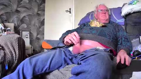 Snapshot of pusyrubber chatting on October 11, 2025, 12:36 pm Genital sucker online show from October 11, 2025, 12:36 pm