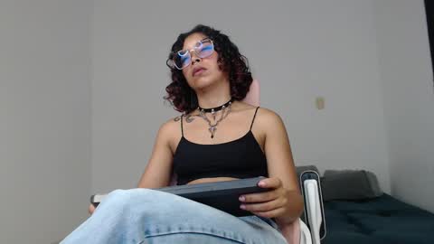 Izumi online show from December 25, 2024, 3:18 am