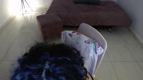 Izumi online show from November 14, 2025, 3:05 am