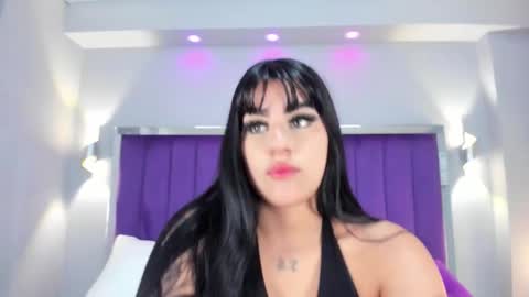 Qetzia online show from October 3, 2025, 5:10 pm