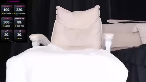 Snapshot of qianqian_ chatting on October 8, 2025, 10:02 am qianqian_ online show from October 8, 2025, 10:02 am