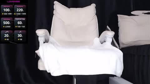 Snapshot of qianqian_ chatting on November 25, 2025, 9:53 am qianqian_ online show from November 25, 2025, 9:53 am