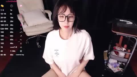 qianqian_ online show from June 12, 2026, 4:06 pm
