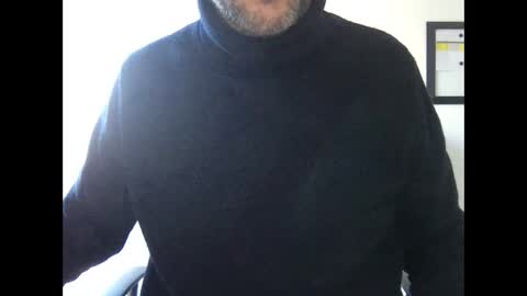 Quentin online show from December 16, 2024, 2:27 pm