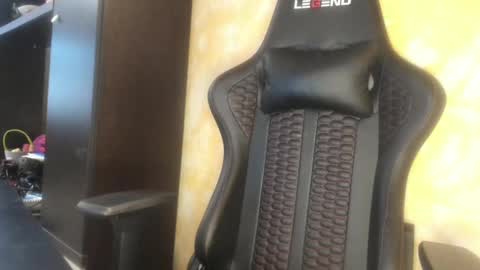 L online show from January 5, 2025, 10:40 pm