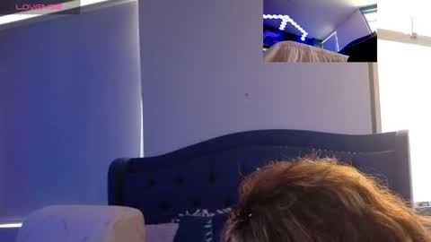 Queen And King online show from December 30, 2024, 1:25 pm