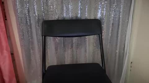 queen69138 online show from February 13, 2026, 7:54 pm