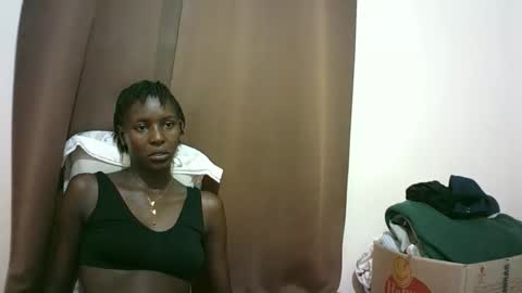 Snapshot of queen_0012 chatting on April 25, 2026, 1:52 pm asher online show from April 25, 2026, 1:52 pm