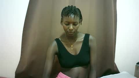 Snapshot of queen_0012 chatting on April 26, 2026, 8:12 am asher online show from April 26, 2026, 8:12 am