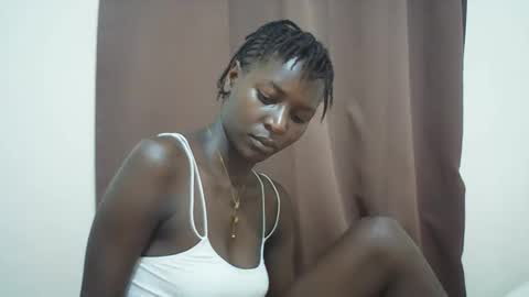 Snapshot of queen_0012 chatting on April 28, 2026, 7:24 am asher online show from April 28, 2026, 7:24 am