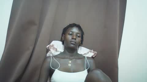 Snapshot of queen_0012 chatting on April 30, 2026, 7:47 am asher online show from April 30, 2026, 7:47 am