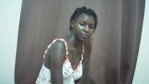 Snapshot of queen_0012 chatting on May 1, 2026, 9:03 am asher online show from May 1, 2026, 9:03 am