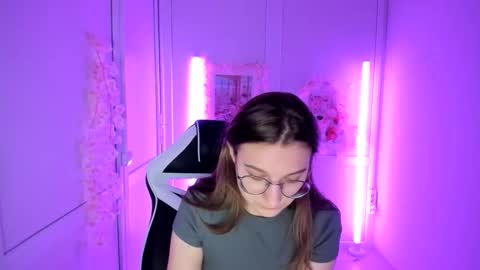 Snapshot of queen_amelie chatting on May 11, 2026, 7:58 am Amelie online show from May 11, 2026, 7:58 am
