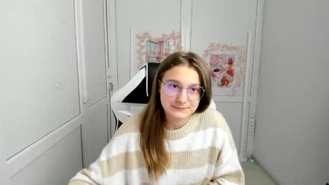 Snapshot of queen_amelie chatting on May 31, 2026, 8:43 am Amelie online show from May 31, 2026, 8:43 am