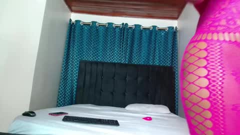 Snapshot of queen_armani chatting on February 28, 2025, 11:56 pm Queen armani online show from February 28, 2025, 11:56 pm