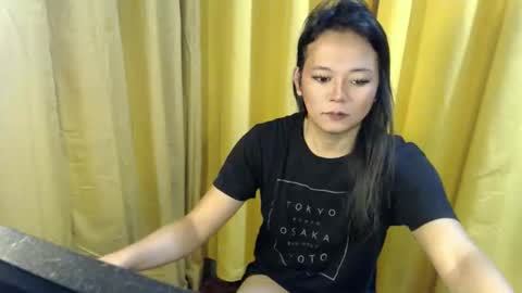 Snapshot of queen_ennah chatting on June 9, 2026, 7:58 pm queen_ennah online show from June 9, 2026, 7:58 pm