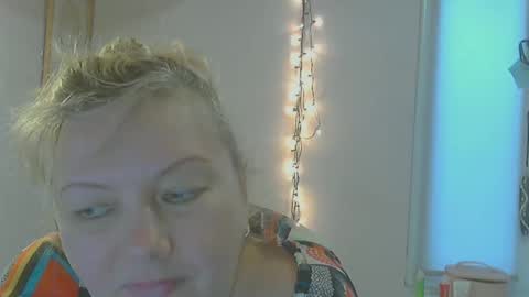 queen_jane8 online show from March 3, 2025, 1:20 pm