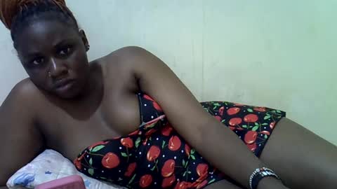 Snapshot of queen_leilla chatting on June 22, 2026, 3:08 am queen_leilla online show from June 22, 2026, 3:08 am
