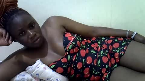 Snapshot of queen_leilla chatting on June 28, 2026, 4:29 am queen_leilla online show from June 28, 2026, 4:29 am