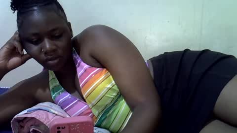 Snapshot of queen_leilla chatting on July 12, 2026, 3:41 am queen_leilla online show from July 12, 2026, 3:41 am