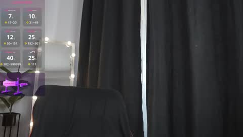 queen_leylla online show from April 28, 2026, 5:23 am