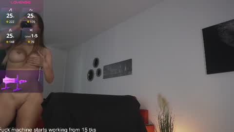 queen_leylla online show from July 7, 2026, 6:05 am