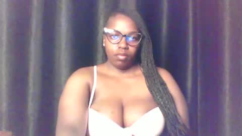 QUEEN online show from June 7, 2026, 3:43 am