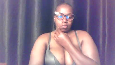 QUEEN online show from June 19, 2026, 3:55 am