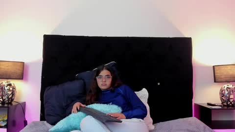 queen_misy online show from May 9, 2026, 9:42 pm