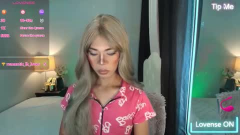 queen_nicolexxx online show from November 17, 2025, 9:04 am
