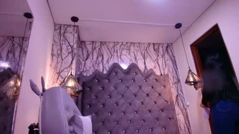 QueenNyx online show from June 14, 2026, 2:09 am