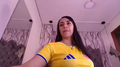 QueenNyx online show from June 18, 2026, 2:01 am