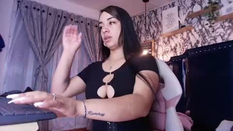 QueenNyx online show from June 26, 2026, 2:16 am