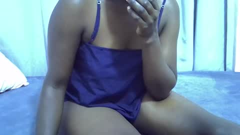 Snapshot of queen_of_fortune chatting on December 18, 2025, 10:32 am queen_of_fortune online show from December 18, 2025, 10:32 am