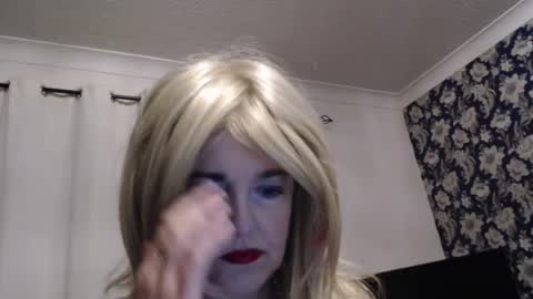 Snapshot of queen_of_the_deck chatting on July 19, 2026, 1:20 am Topaz blue dreamo989n999 online show from July 19, 2026, 1:20 am