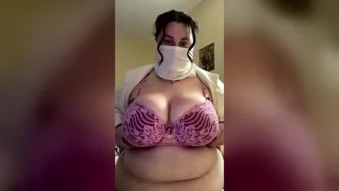 Snapshot of queen_ophelia chatting on August 6, 2026, 3:14 pm queen_ophelia online show from August 6, 2026, 3:14 pm