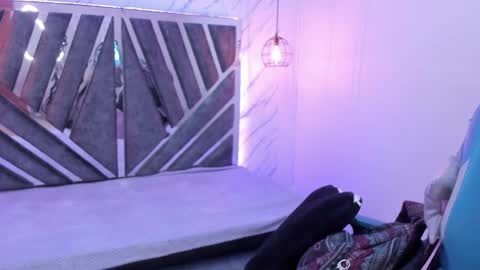   online show from September 10, 2025, 11:21 am