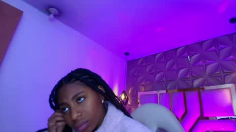 Snapshot of queen_perla_ chatting on May 1, 2026, 11:59 am online show from May 1, 2026, 11:59 am