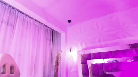 Snapshot of queen_perla_ chatting on May 26, 2026, 12:12 pm online show from May 26, 2026, 12:12 pm