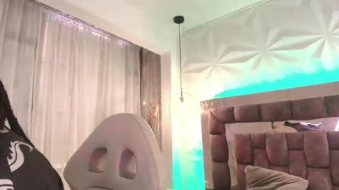 Snapshot of queen_perla_ chatting on May 31, 2026, 12:12 pm online show from May 31, 2026, 12:12 pm