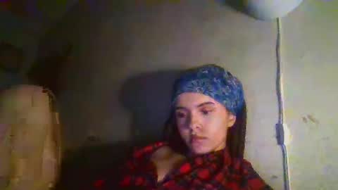 Snapshot of queen_rachelle chatting on December 23, 2024, 2:35 am Rachelle online show from December 23, 2024, 2:35 am