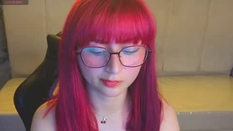 Snapshot of queen_red_v chatting on July 12, 2026, 3:08 am queen_red_v online show from July 12, 2026, 3:08 am