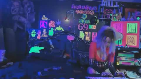 queen_splashh420 online show from April 4, 2026, 6:00 am