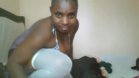 Snapshot of queen_wow2 chatting on June 11, 2026, 11:41 am queen online show from June 11, 2026, 11:41 am