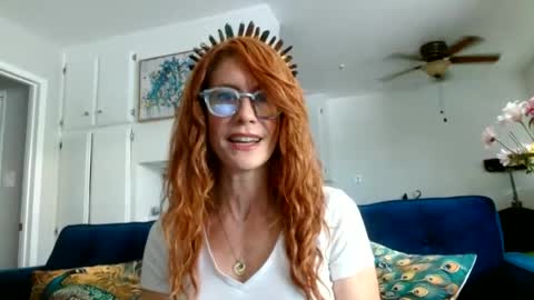 Snapshot of queenamber22 chatting on June 15, 2026, 11:29 pm Queen Amber online show from June 15, 2026, 11:29 pm
