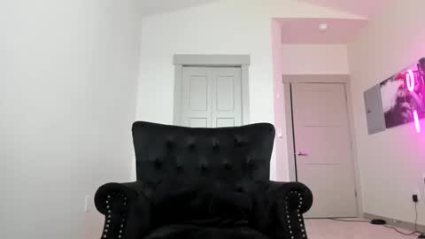 Snapshot of queenb2626 chatting on January 7, 2025, 7:59 pm Queen Blaire online show from January 7, 2025, 7:59 pm