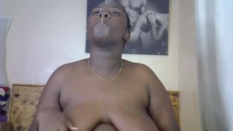 Snapshot of queenbeka chatting on February 28, 2026, 3:18 am queenbeka online show from February 28, 2026, 3:18 am